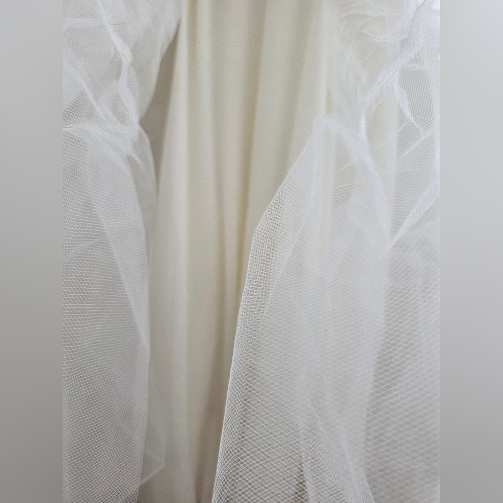 White Wedding/prom Dress with Lilac Floral Embroidery Size 5/6 NWT - Picture 10 of 11
